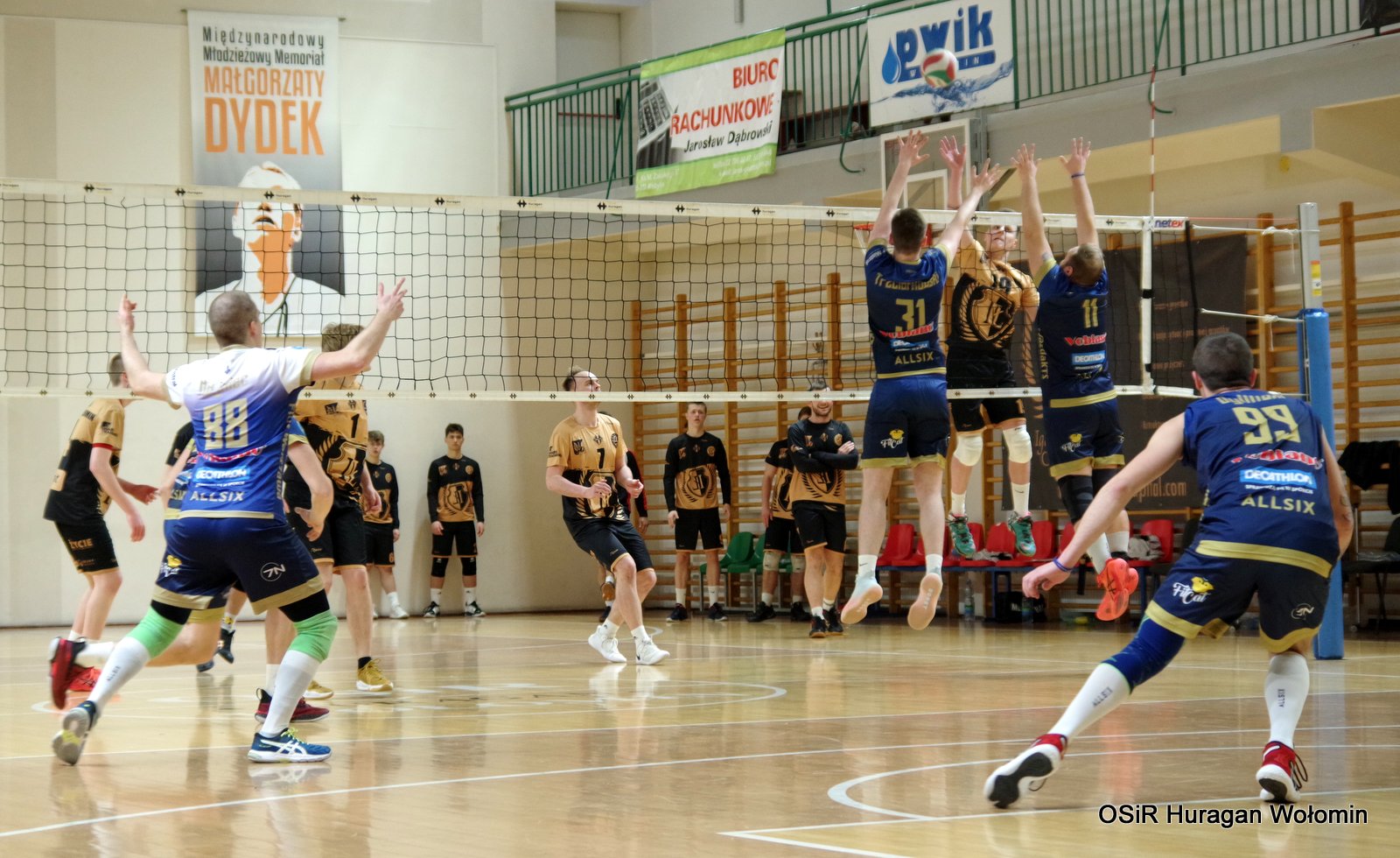 IŁ Capital Huragan Wołomin – KTS Flot Warszawa	(IV LM) 3:1